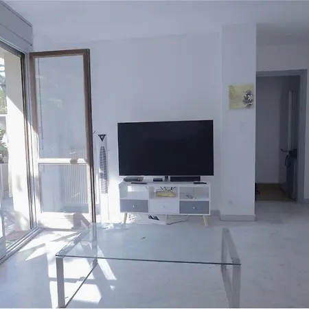 Apt 2 Pers 200m De La Mer Plus Parking Proche Apartment